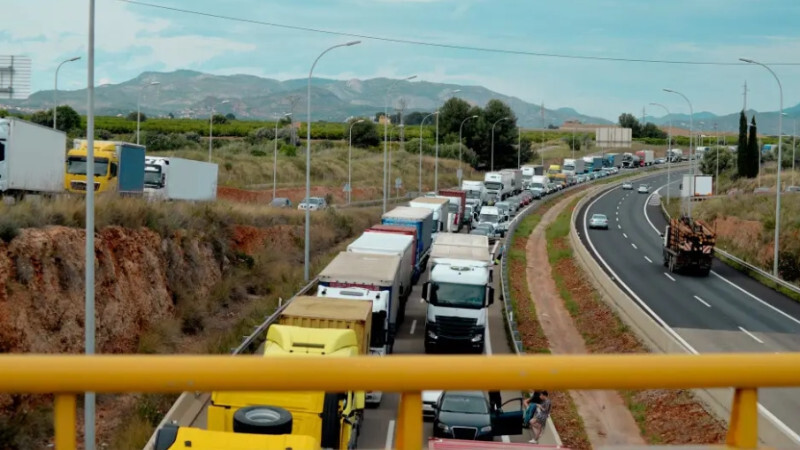 На границе продолжают внедрять электронную очередь: что это значит для перевозчиков | Аренда авто Алматы | naprokat.kz