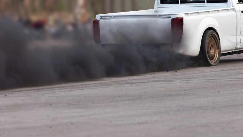 Белый, синий, черный: как по цвету выхлопа определить неисправность двигателя | Аренда авто Алматы | naprokat.kz